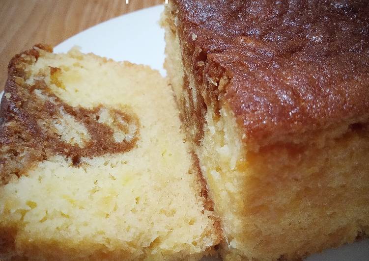 Bolu tape putih telur