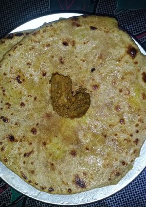 आलू का पराठा (aloo ka paratha recipe in Hindi) रेसिपी मुख्य फोटो