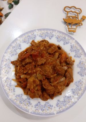 A picture of Beef Cubes with Onions and Peppers 🧅🫑.