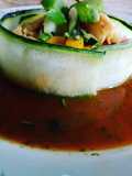Aguachile de camarón con chiles secos, mango y pepino