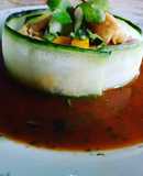 Aguachile de camarón con chiles secos, mango y pepino