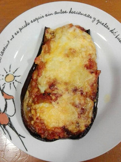 Una foto de Berenjenas rellena de atún y champiñón
