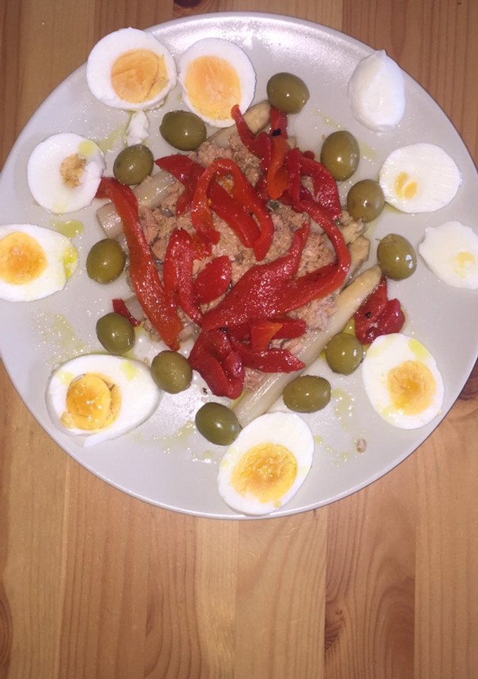 Una foto de Ensalada de espárragos blancos