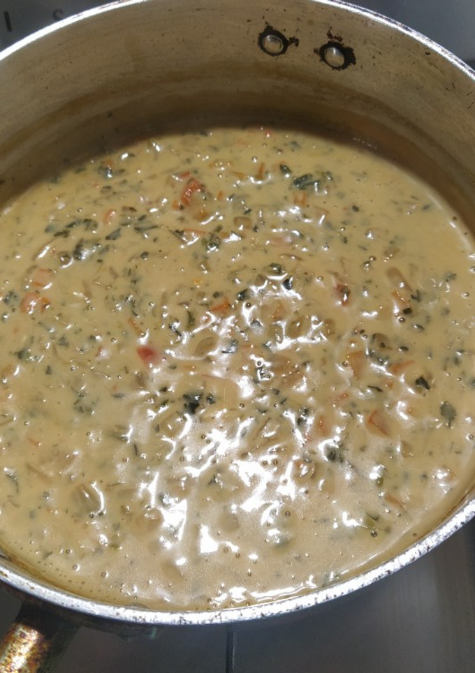 Una foto de Salsa cremosa con vegetales