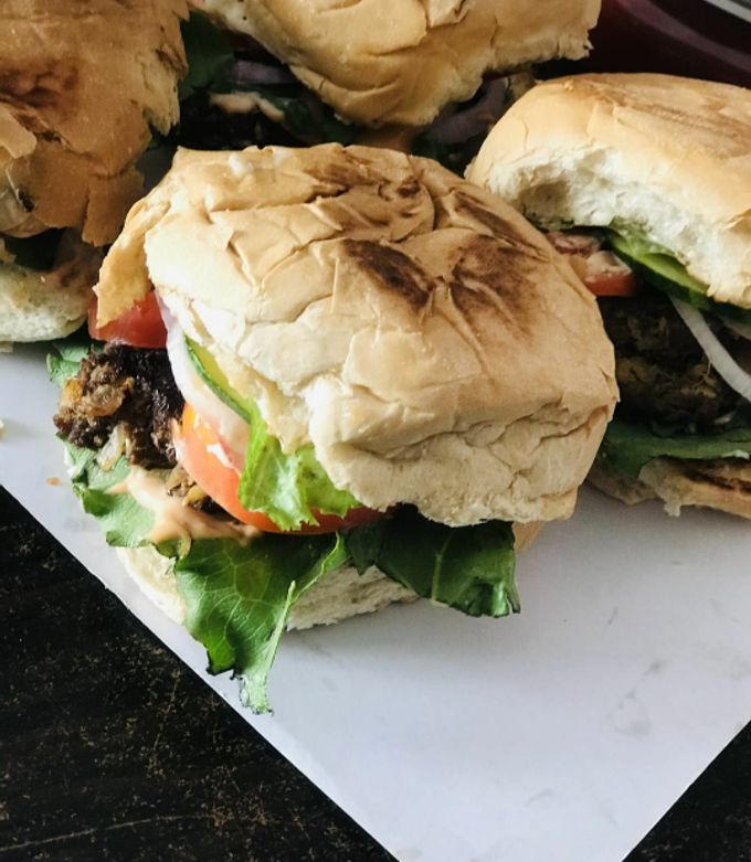 A picture of Burger.