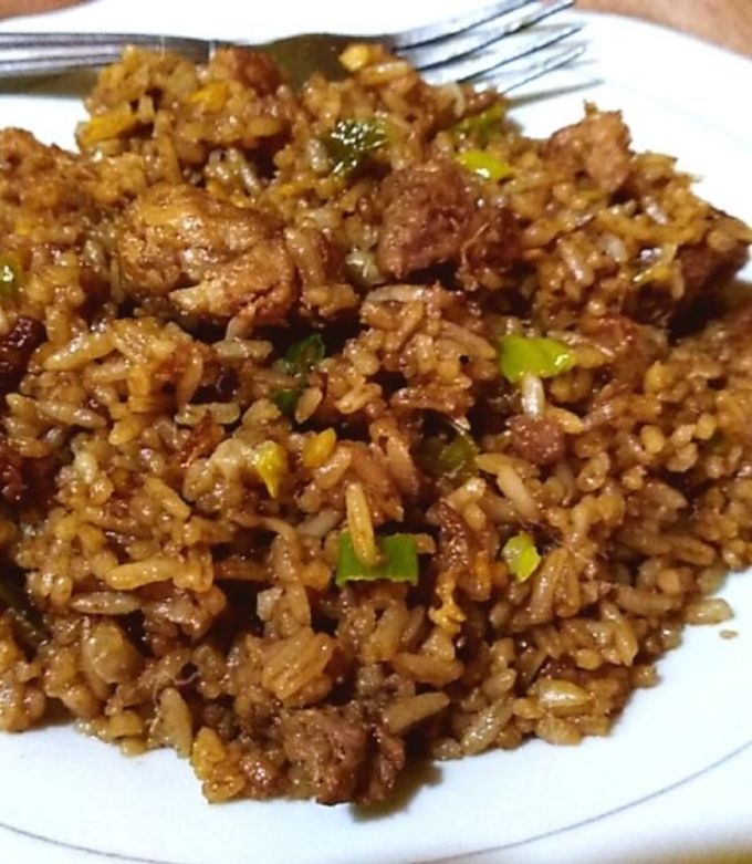 Una foto de Arroz chino casero (receta súper fácil)