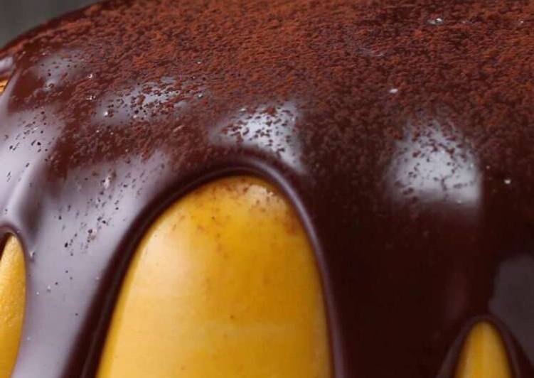 Giant Pumpkin Fondue Pudding
