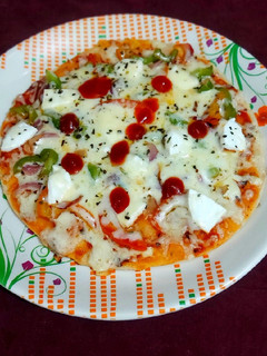 पनीर पैन पिज़्ज़ा (Paneer pan pizza recipe in Hindi) रेसिपी मुख्य फोटो