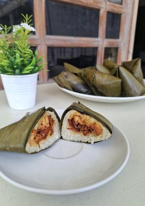 Foto resep Bacang ketan isi ayam gurih daun pisang (tanpa rebus lama)🍙