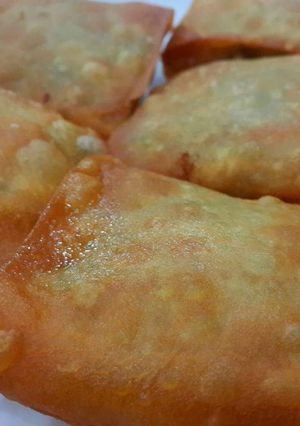 A picture of Chicken box patties.