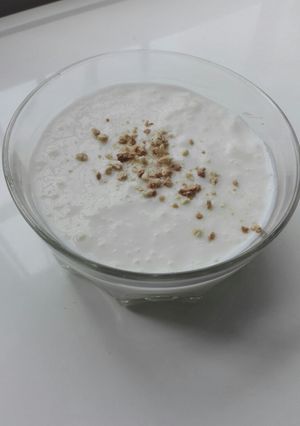 Una foto de Mousse de limón con crujiente😋