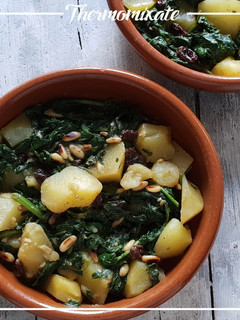 Una foto de Espinacas con patatas con Thermomix