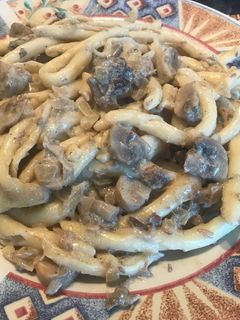 Una foto de Pasta con salsa de setas y Foie