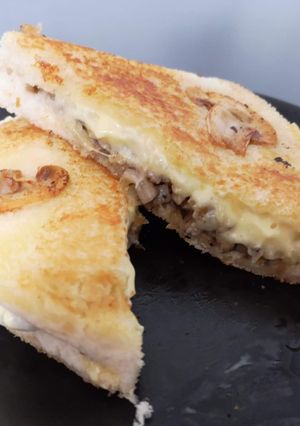 Foto principal de Sándwich de champiñones y mozzarella