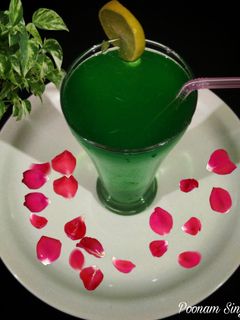 खस का शरबत (khas ka sharbat recipe in Hindi) रेसिपी मुख्य फोटो
