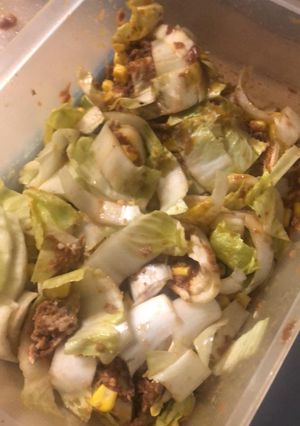 Une photo de Salade d'endive; thon à la tomate et maïs