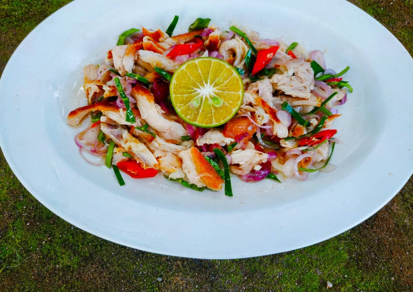 Ayam cincang dengan saus matah