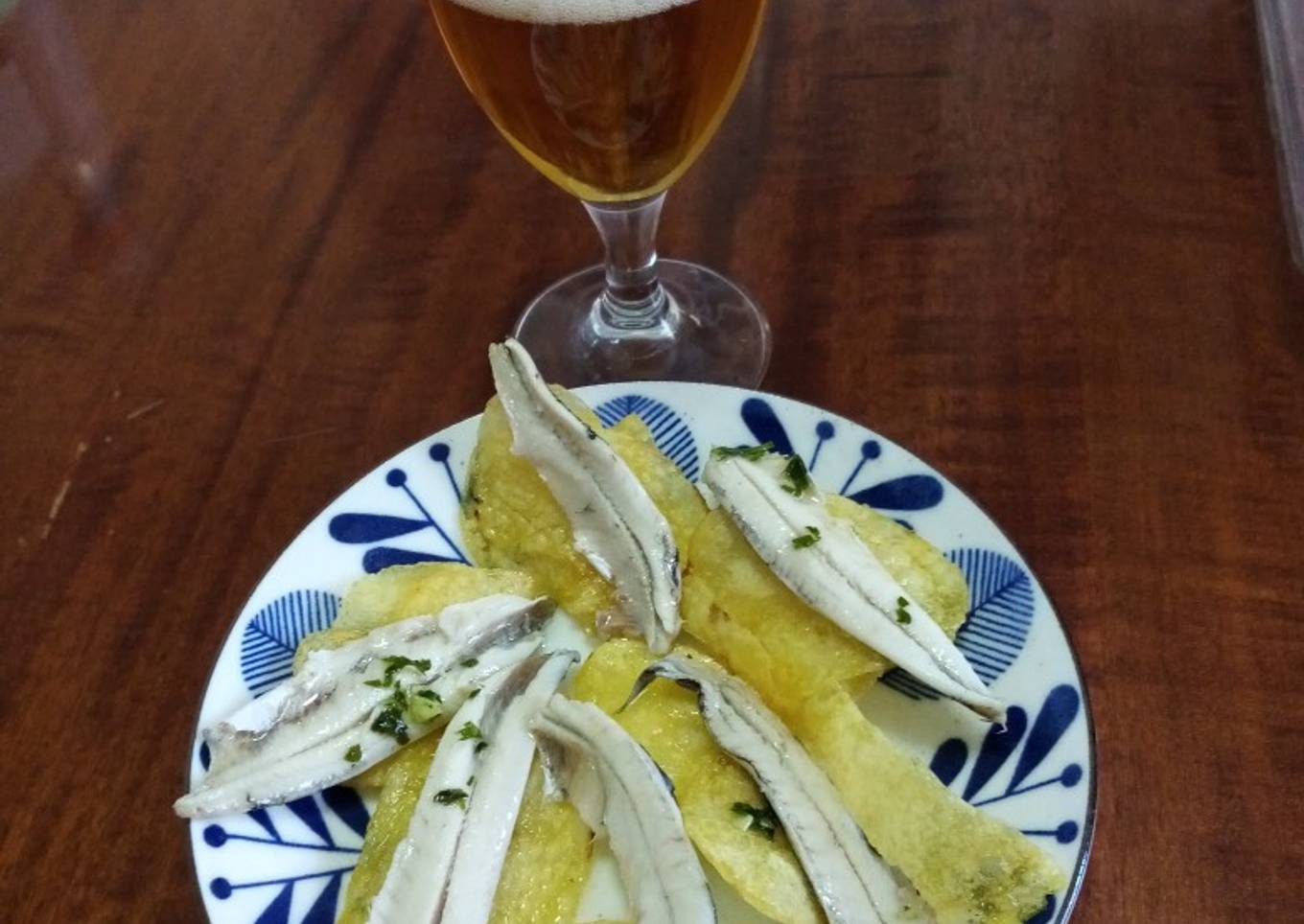 Boquerones en vinagre, con patatillas