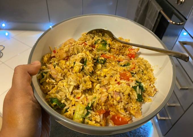 Resep Nasi Goreng Sehat dan Bergizi oleh Dilla Anindita 🇮🇩 - Cookpad