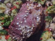 Una foto de carne setas horno