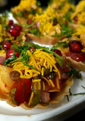 A picture of Canapes Chaat.