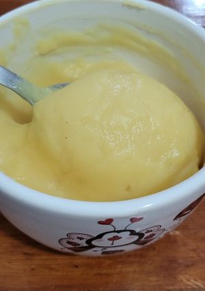 Una foto de Salsa cuatro quesos en microondas 🧀♡