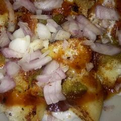A picture of Idli chat.