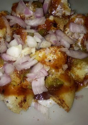 A picture of Idli chat.