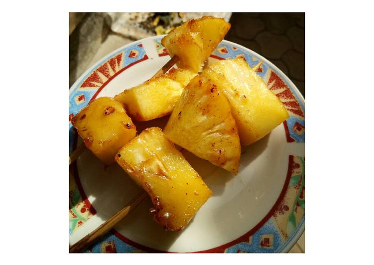 Caramelised pineapples
