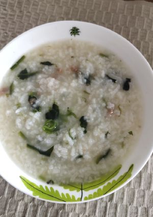 A picture of Spinach and Ground Beef Porridge.