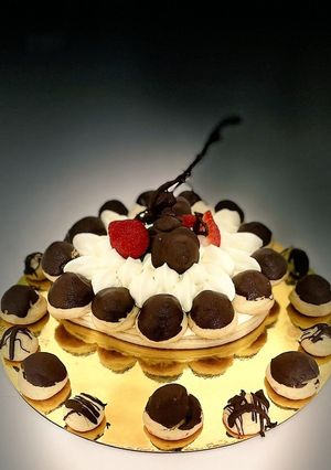 Una foto de Saint Honoré #choux