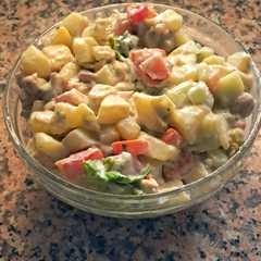 Una foto de Ensalada con salsa de yogur