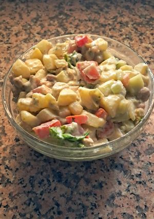Una foto de Ensalada con salsa de yogur
