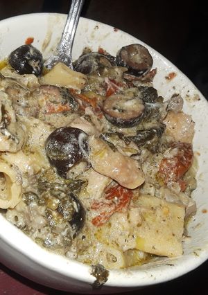 A picture of Chicken Artichoke Pesto Pasta (crocpot).