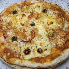 بيتزا 🍕🍕 من برا مقرمشة و من داخل طرية 👌🙂-レシピのメイン写真