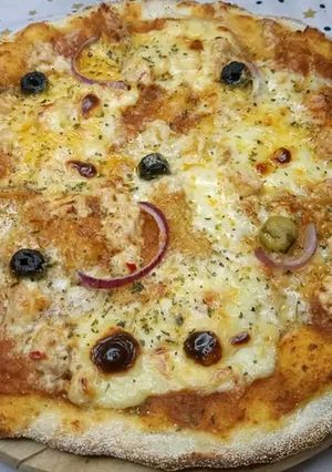 صورة لوصفة بيتزا 🍕🍕 من برا مقرمشة و من داخل طرية 👌🙂