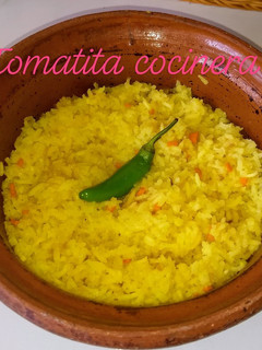 Una foto de Arroz con cúrcuma (amarillo)