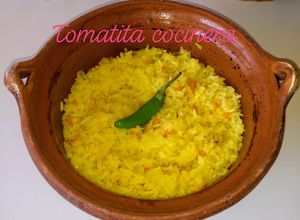 Una foto de Arroz con cúrcuma (amarillo)