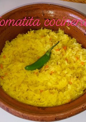 Una foto de Arroz con cúrcuma (amarillo)