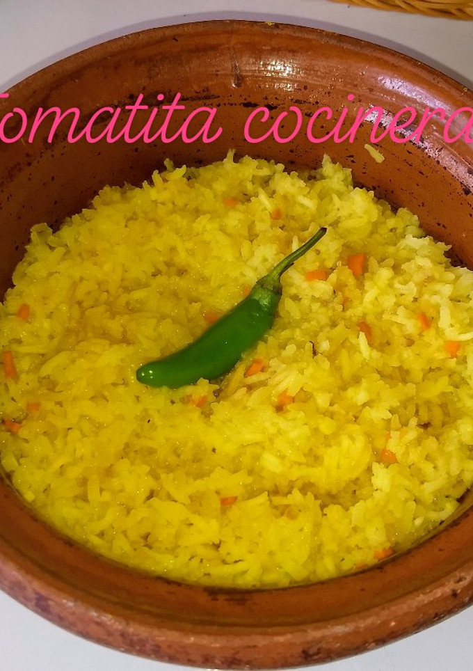 Una foto de Arroz con cúrcuma (amarillo)