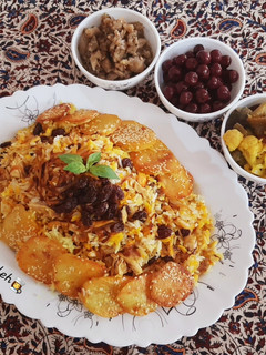 عکسی از دستور کشمش پلو با مرغ😋