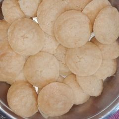 Rava idli A picture of Rava idli.