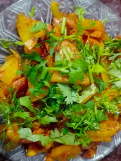 करंदी कैरी सुकट (karandi kairi sukat recipe in marathi) रेसिपी चे मुख्य फोटो 