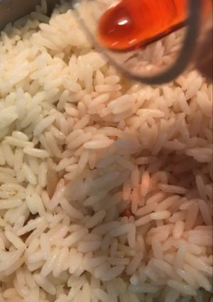 صورة لوصفة رز بالمكسرات مبخر و ملون بالزعفران 🔥🔥