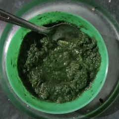 A picture of Green coriander chutney.