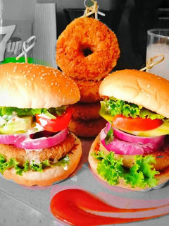 A picture of Crispy Donuts Patties Burger.