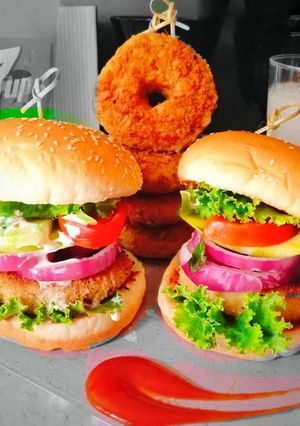 A picture of Crispy Donuts Patties Burger.
