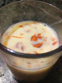 केसर मिल्क (Kesar milk recipe in hindi) रेसिपी मुख्य फोटो