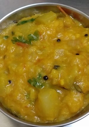 சுரைக்காய் கூட்டு(surakkai koottu recipe in tamil) செய்முறை முக்கிய புகைப்படம்