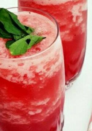 صورة لوصفة سلاش البطيخ والفراولة